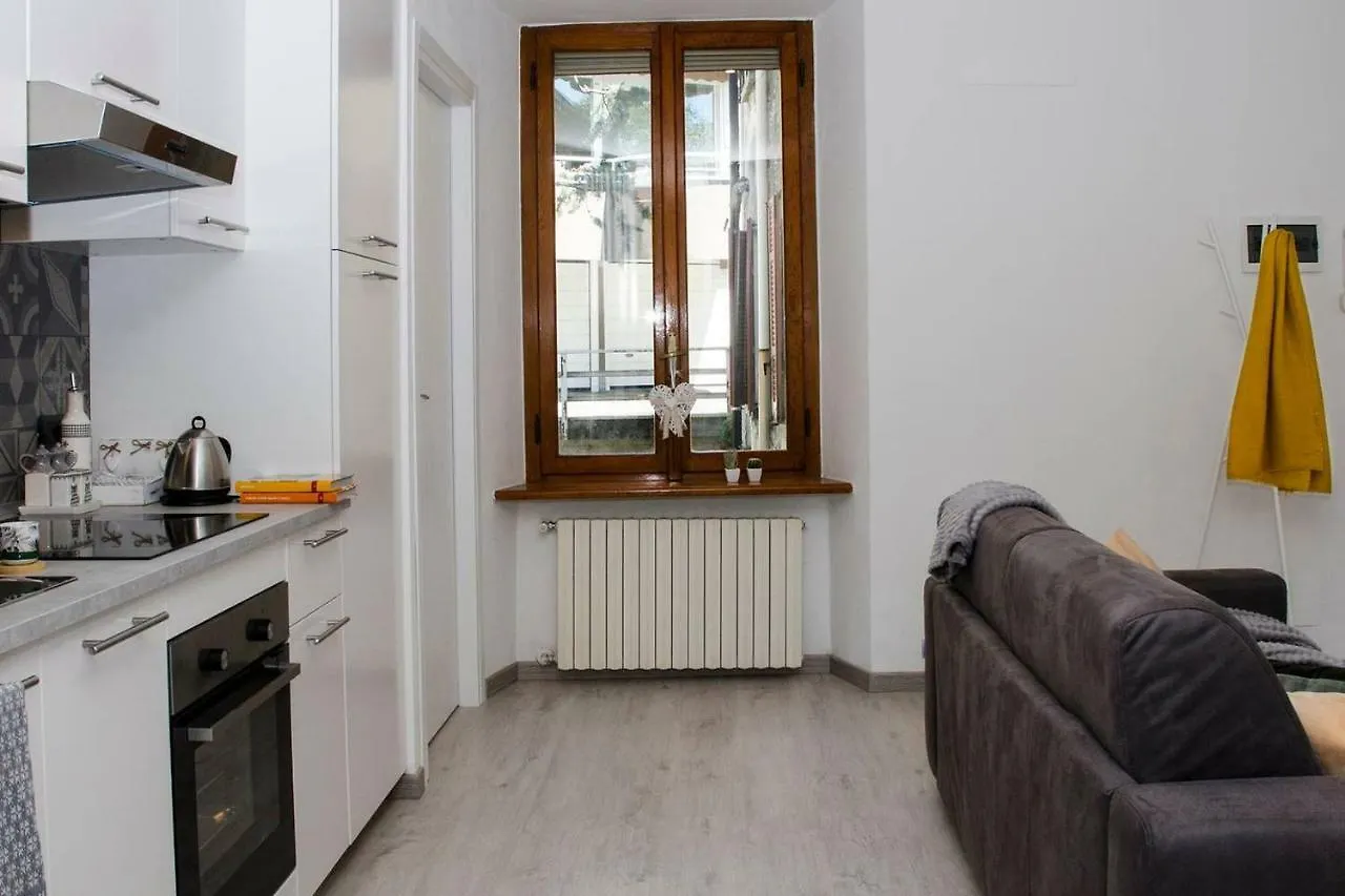 Joivy Cute 1-Bedroom Flat Next To Lake Como